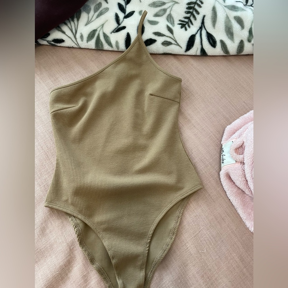 Princess Polly bodysuit